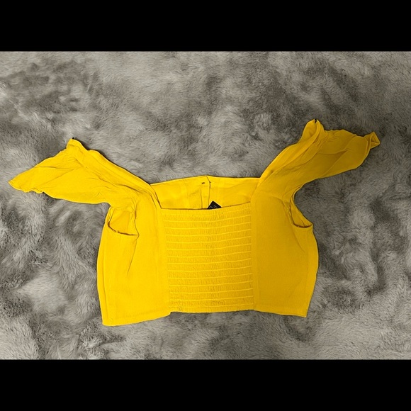 Yellow crop top, perfect for summer time - Picture 2 of 4